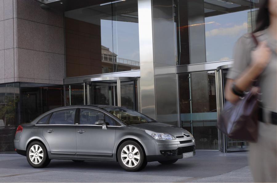  Citroen C4 Sedan 2008 года  (фото 9 из 75)
